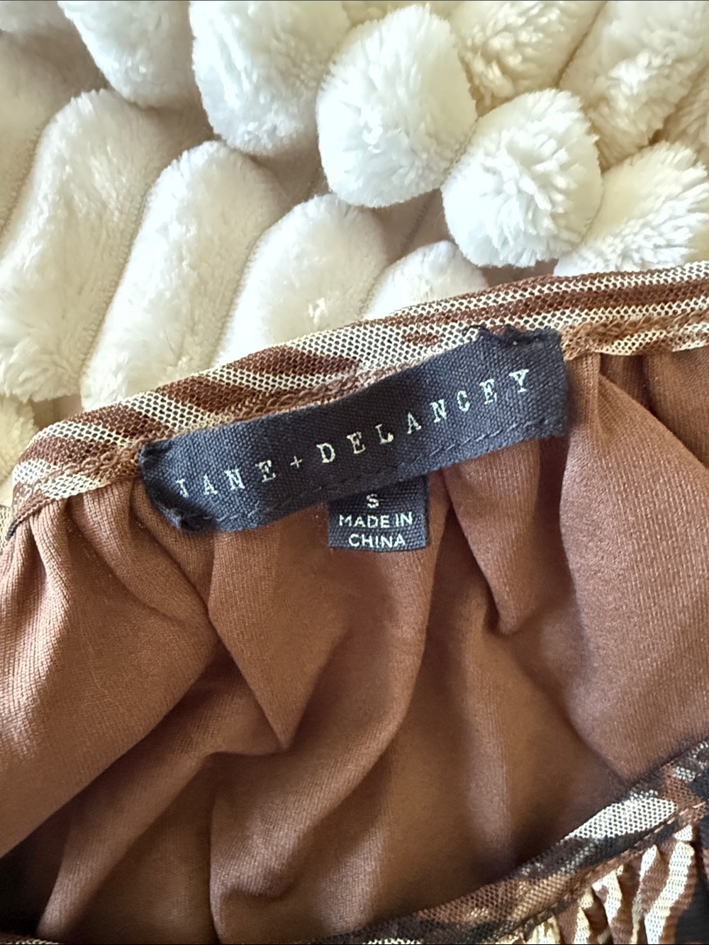 Jane and Delancey Brown and Cream top and skirt Leaf-Print size small - Picture 11 of 15